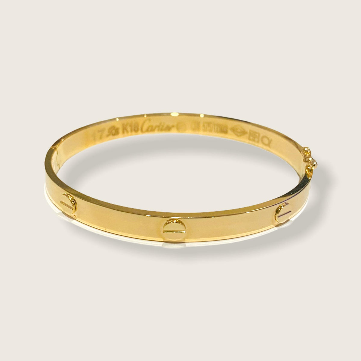 Bangle - Clip Embossed | 18K Yellow Gold – Marzia Empire