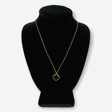 Load image into Gallery viewer, Necklace - Clover 10mm | 18K Yellow Gold

