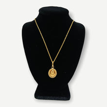 Load image into Gallery viewer, Necklace - Queen - Oval | 18K Yellow Gold
